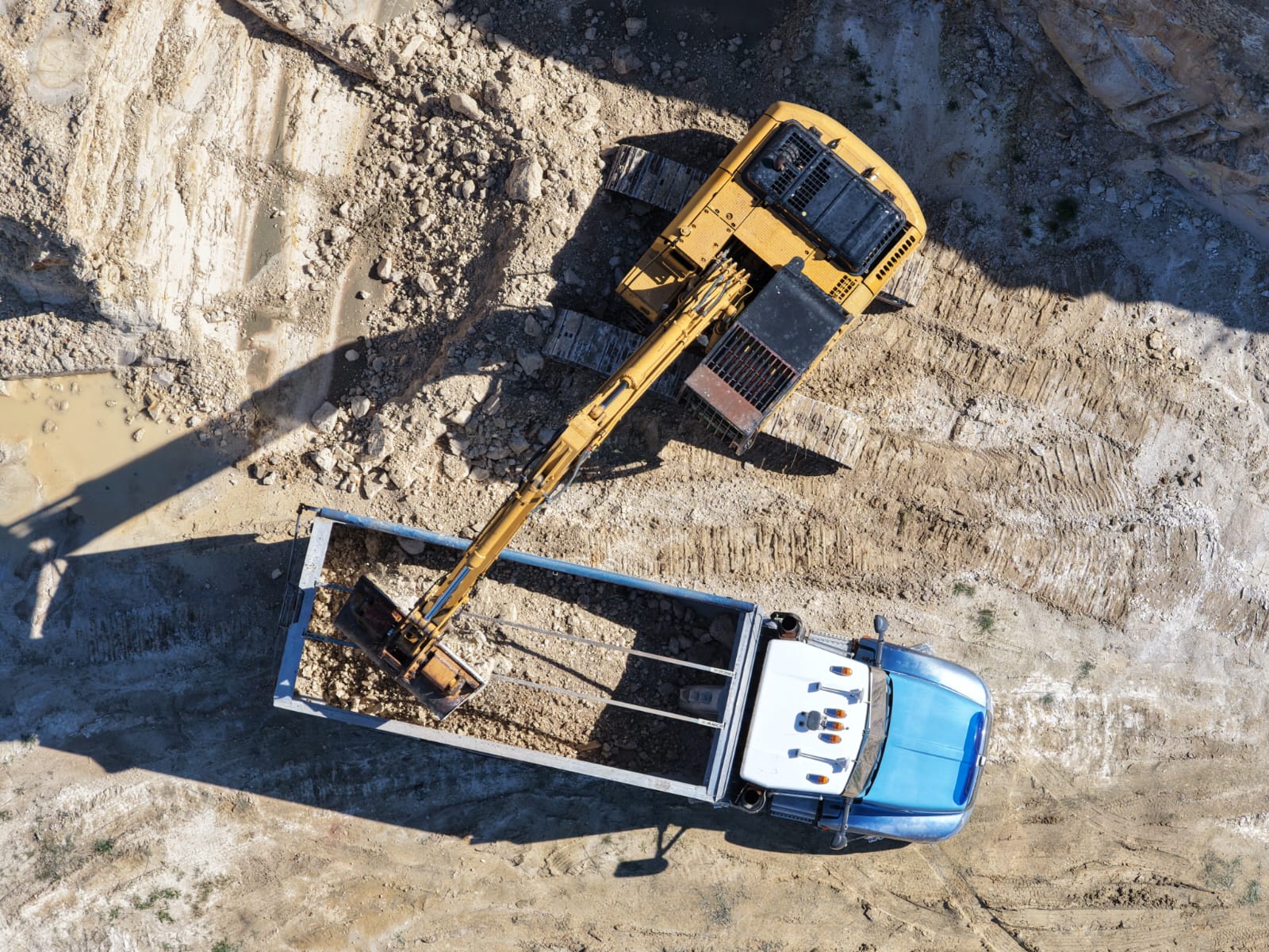 Diatomaceous earth loading operations at Ngakuru mine